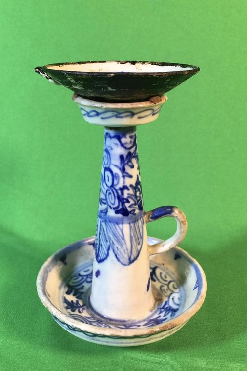 锔钉修复的清代青花瓷油灯