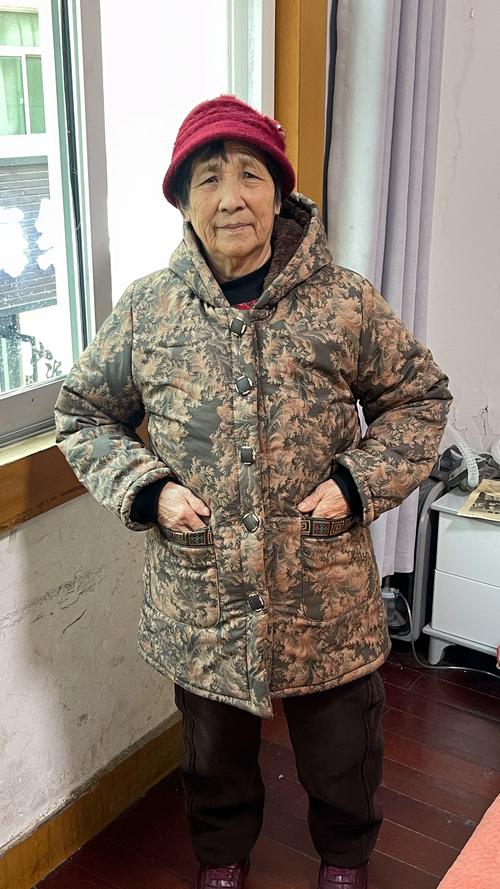 冠心病老人冬季户外保暖穿戴