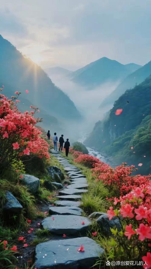 湖北南漳龙王冲村山间青石板路
