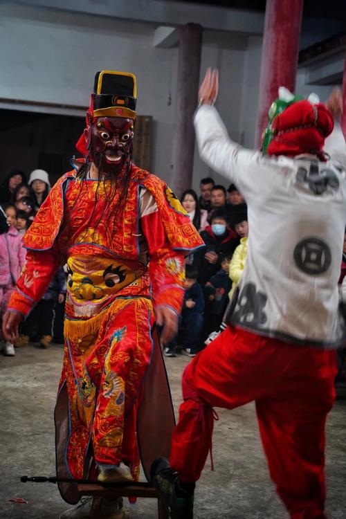 江西南丰石邮村傩戏开箱仪式