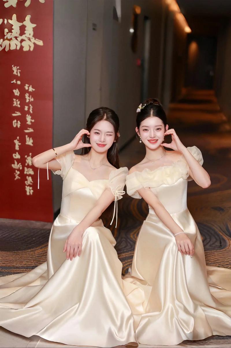 婚礼闺蜜装同色系不同款搭配灵感