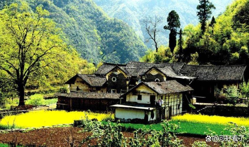 湖北南漳幸家坪村古盐道青石板遗址