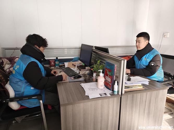 法务人员审查商业合同