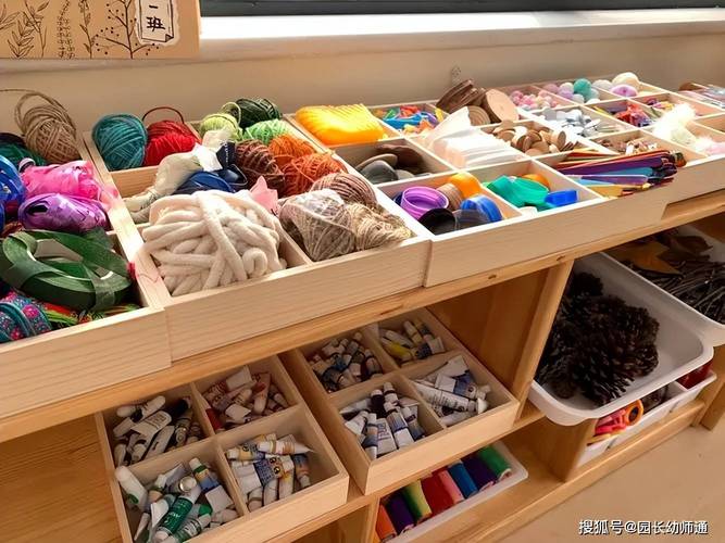 幼儿园低结构游戏材料收纳架实拍