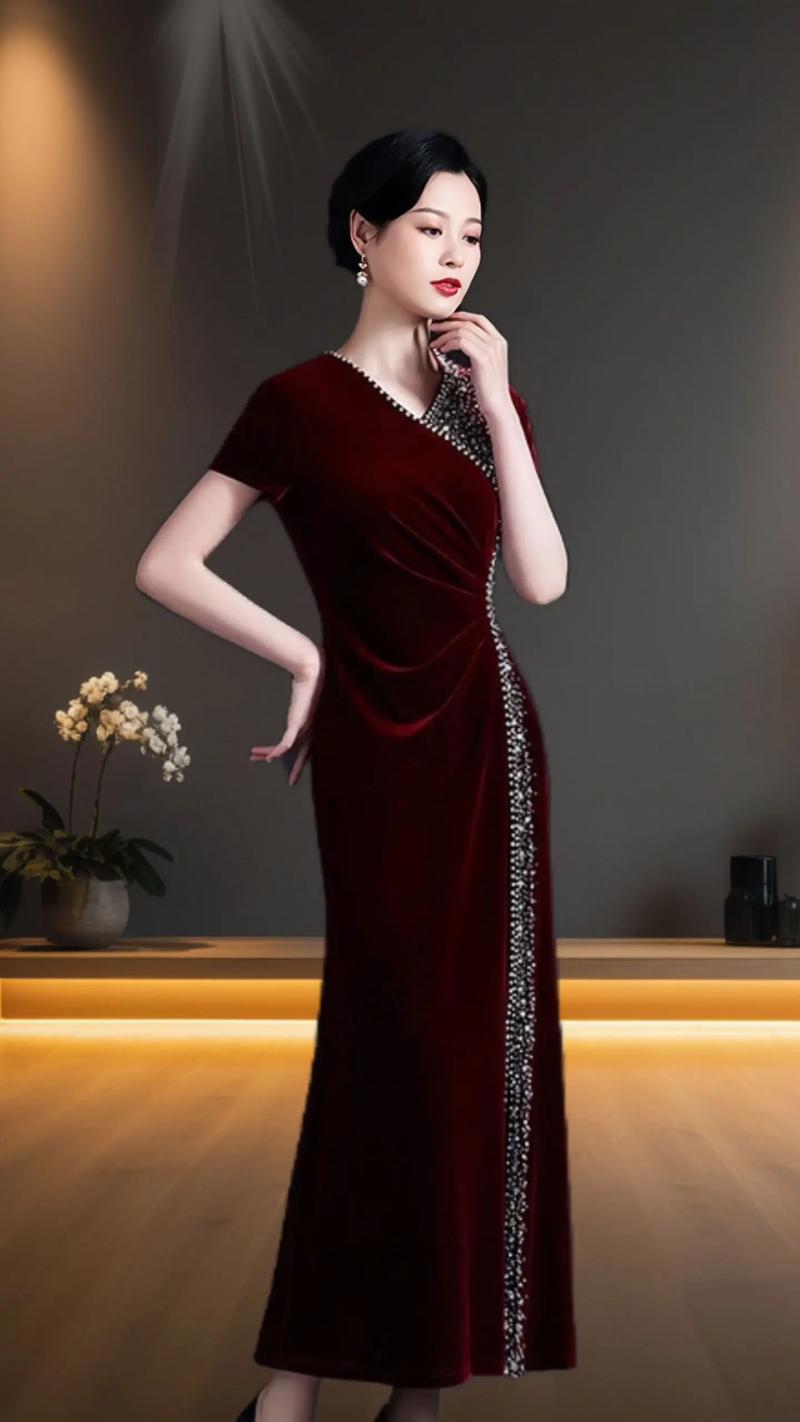 婚礼妈妈装轻奢丝绒连衣裙细节图