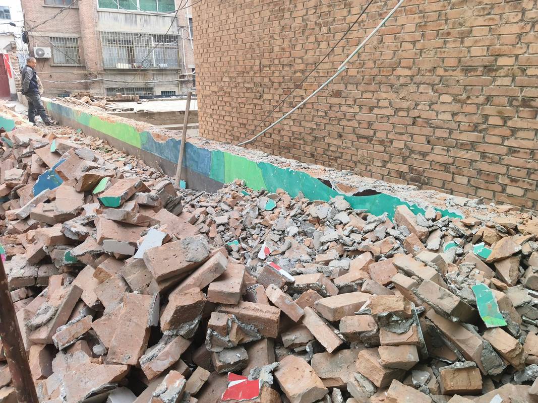 被私自拆除的文保民宅残砖现场