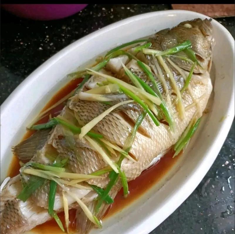 餐馆清蒸鱼菜品实拍