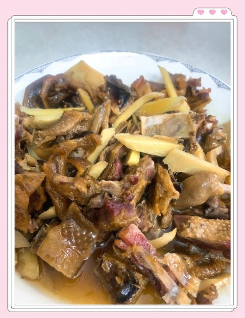 铝锅蒸出来的半块腊鸭