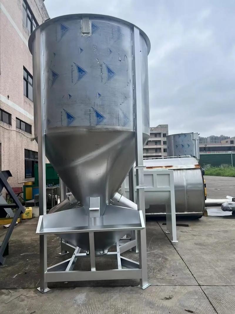 立式塑料搅拌机混合死角残留物料