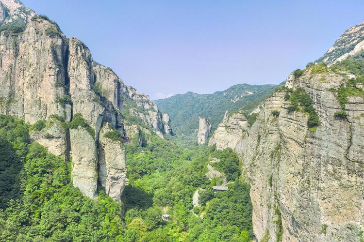 南漳荆山雁荡状奇峰峡谷风光