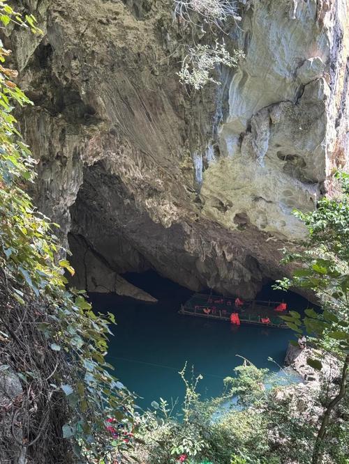 湖北南漳七里山森林公园响水洞清泉