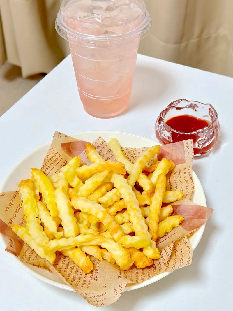 空气炸锅薯条摆盘少油零食