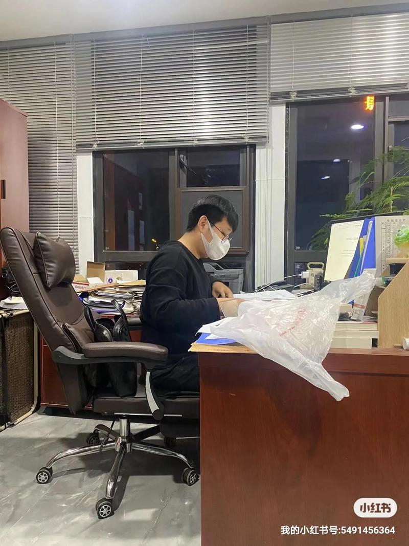 律师整理网贷逾期债务材料场景