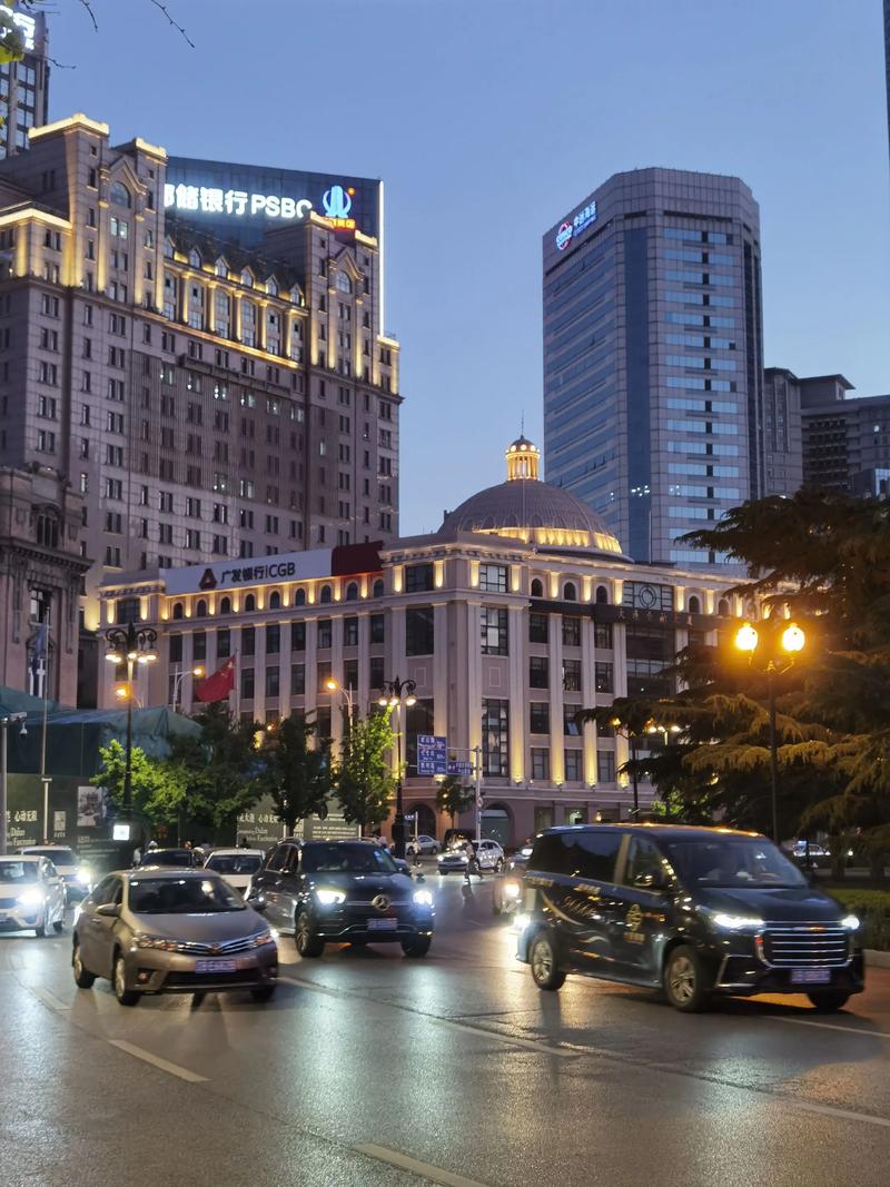 大连中山广场夜间建筑灯光