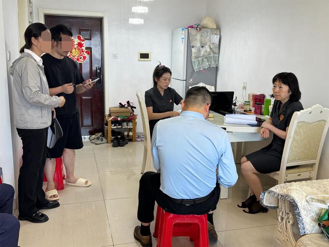 中年男女同居房产纠纷法律咨询现场