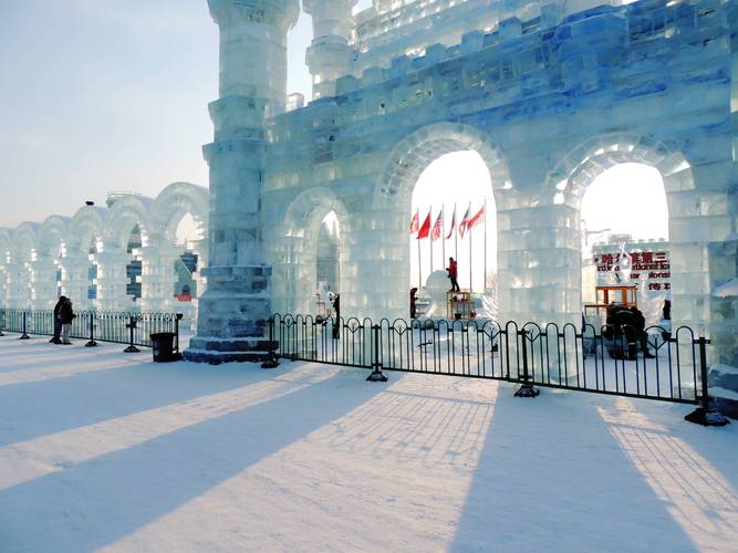 哈尔滨淡季冰雪大世界人少景衰