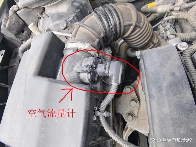 被油灰污染的汽车空气流量计实物图