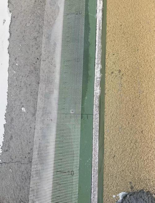 新旧墙面交接处油漆辅材挂网施工实拍