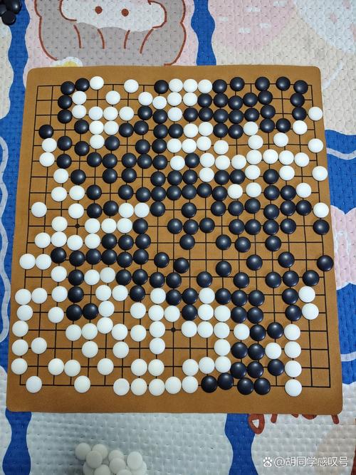 拆解棋局:那些看不见的线在拉扯-因为所以