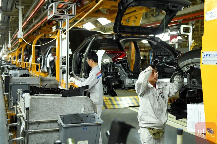汽车总装车间工作研究动作分析实拍