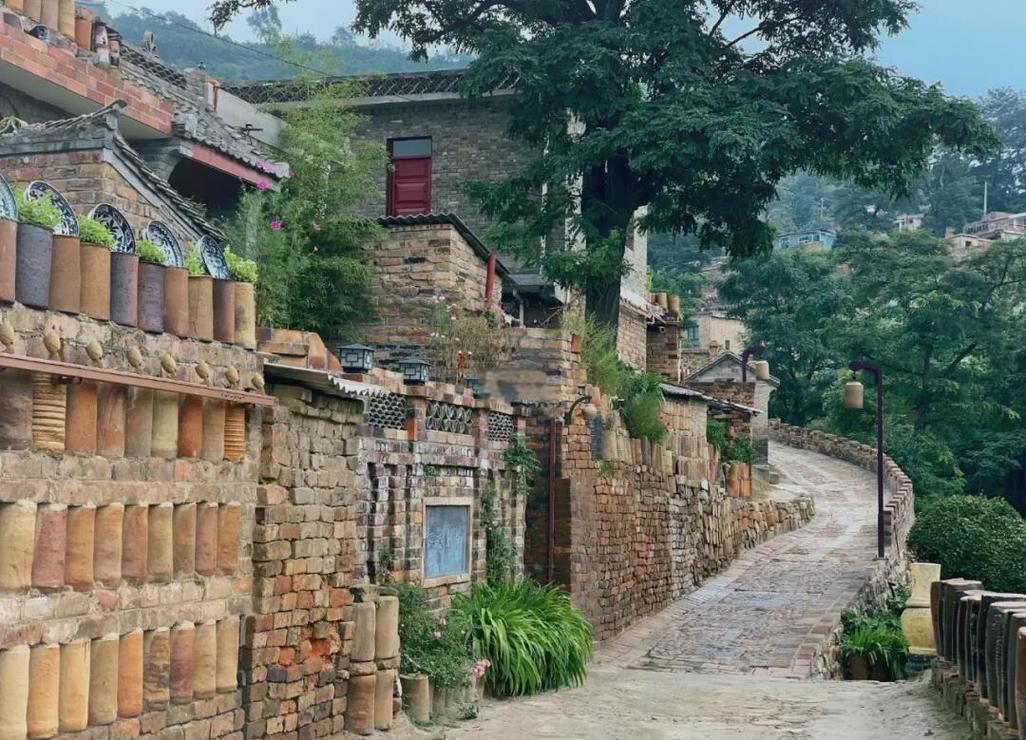 3. 陈炉古镇：用碎瓷片铺路的“废柴”小镇，比景德镇更有江湖气