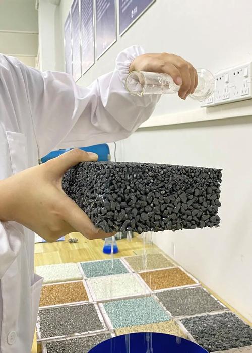 建筑垃圾再生骨料混凝土试验现场图