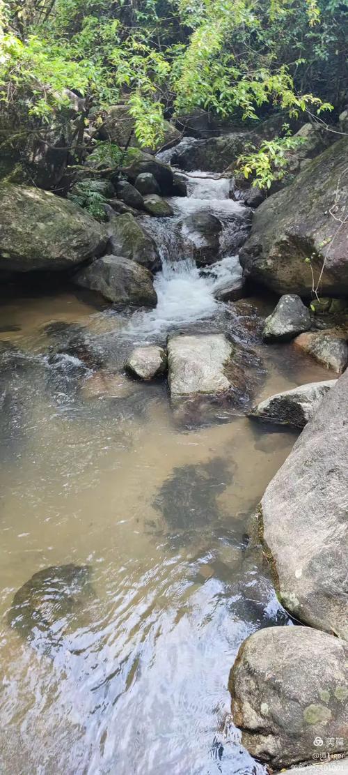 南漳荆山黄龙沟黄石头清河水