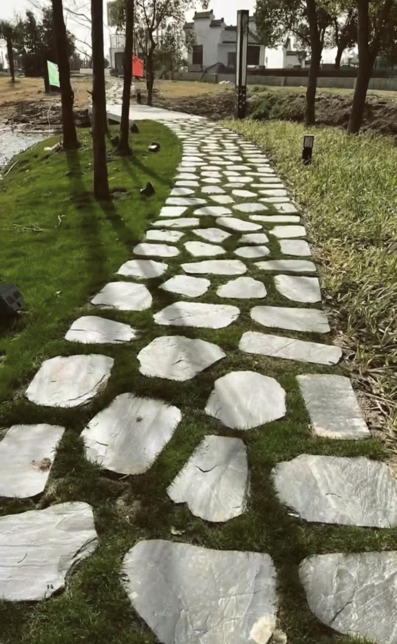 景德镇青石板路湿滑环境