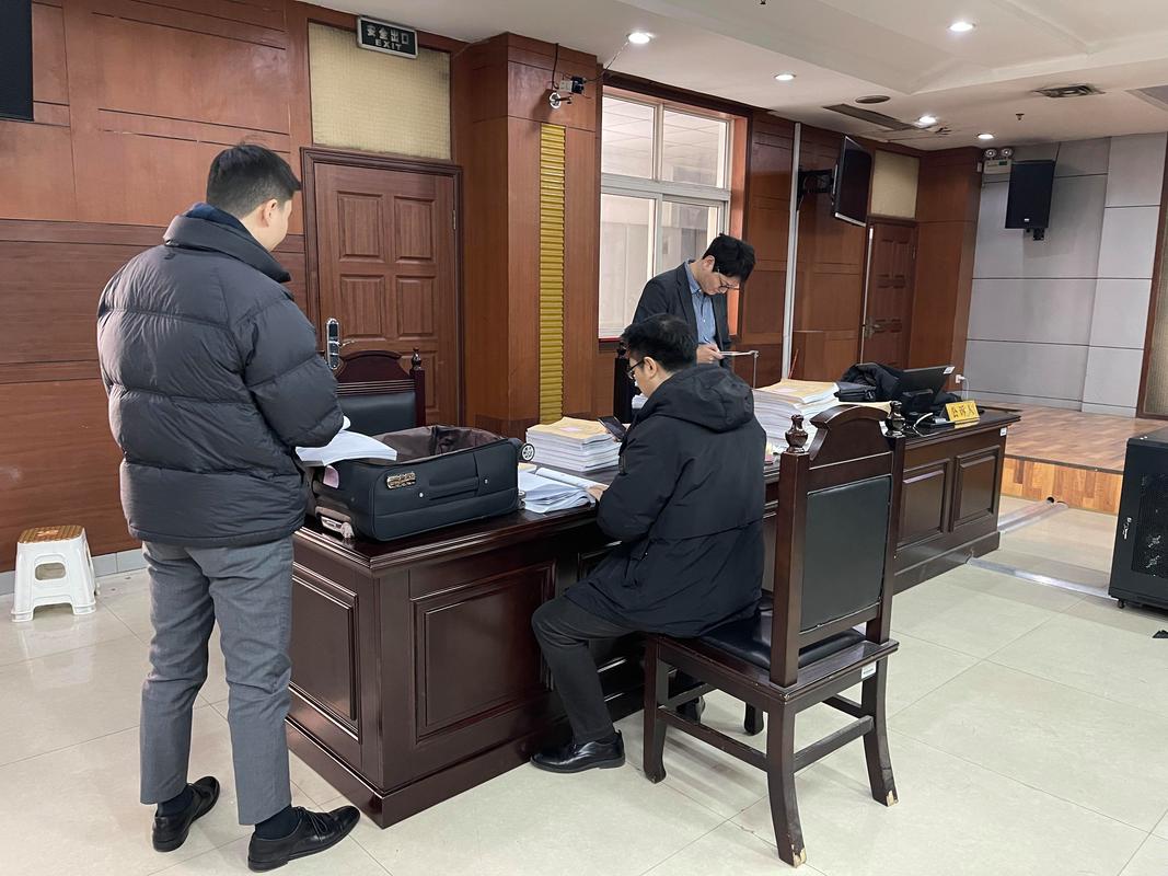 刑事辩护律师整理核对案件证据照片