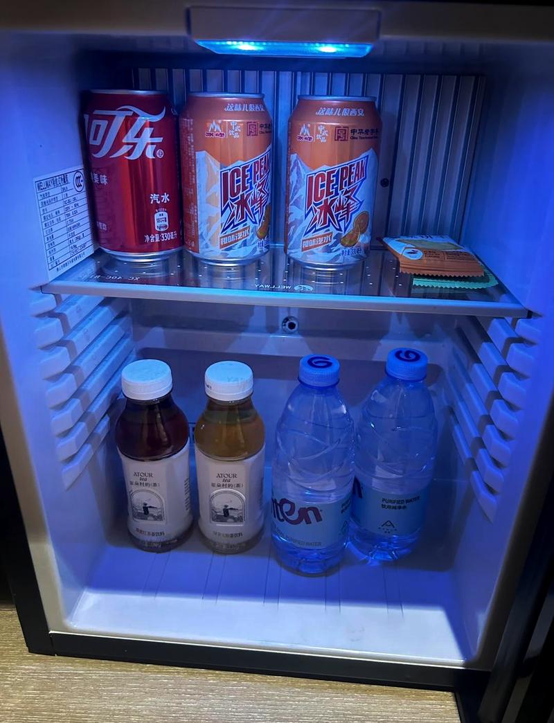 酒店客房迷你吧商品陈列实拍