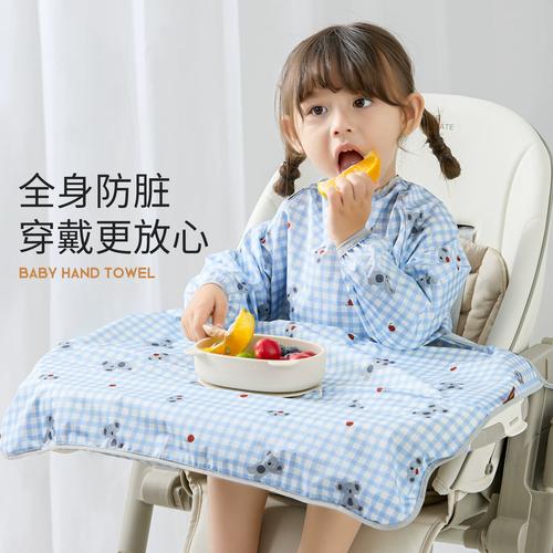 八个月婴儿自主进食脏围兜实拍