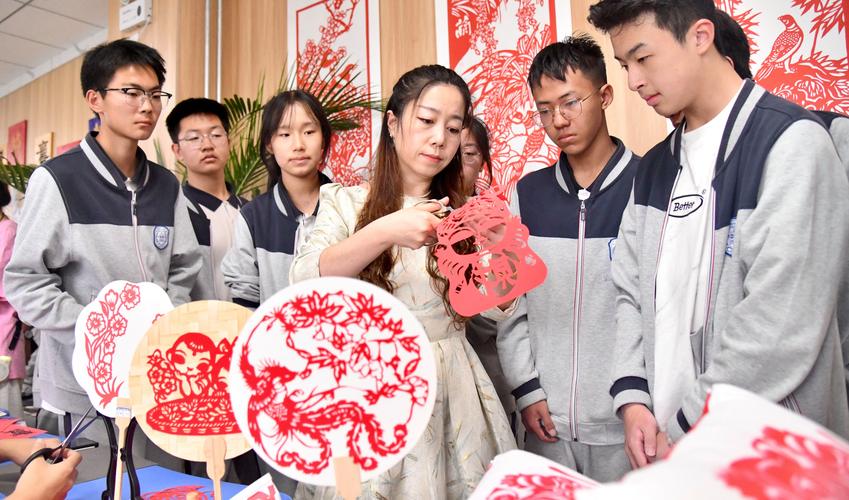国内中学多元文化主题实践活动现场