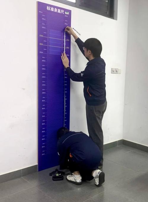 儿童门后身高线工业刻度校准车间实拍