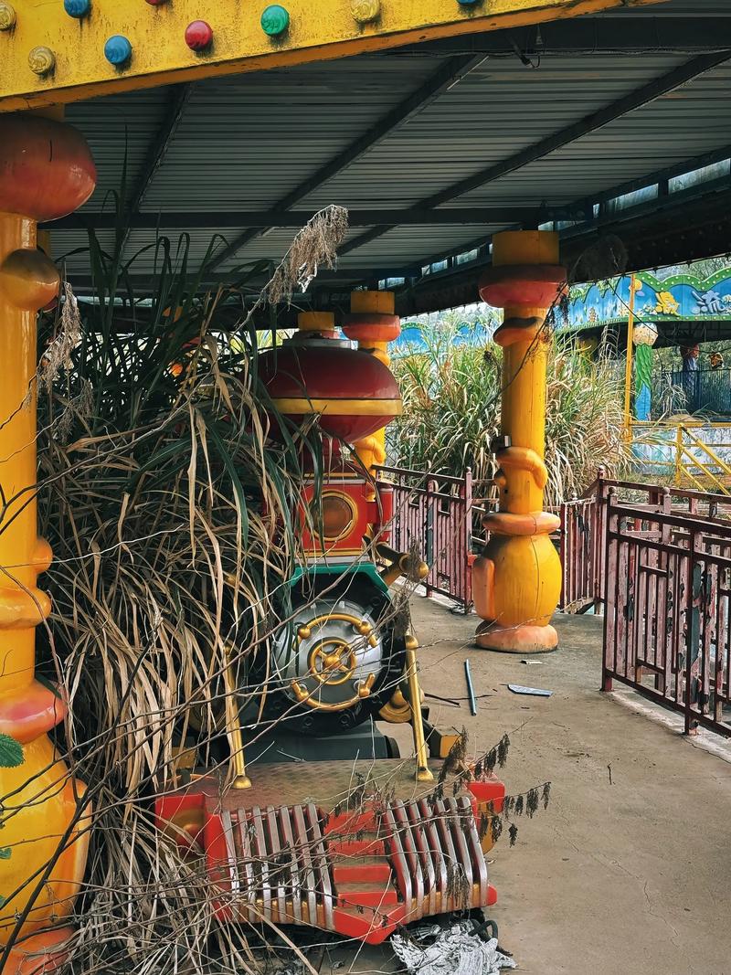 柳州天台废弃游乐场