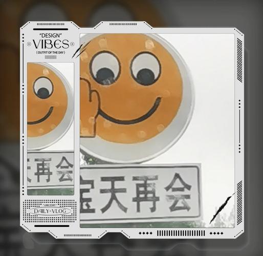 节日礼物踩雷对比图，一边是尴尬微笑一边是惊喜表情
