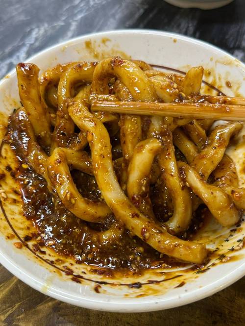 成都青石桥早市摊车甜水面红油