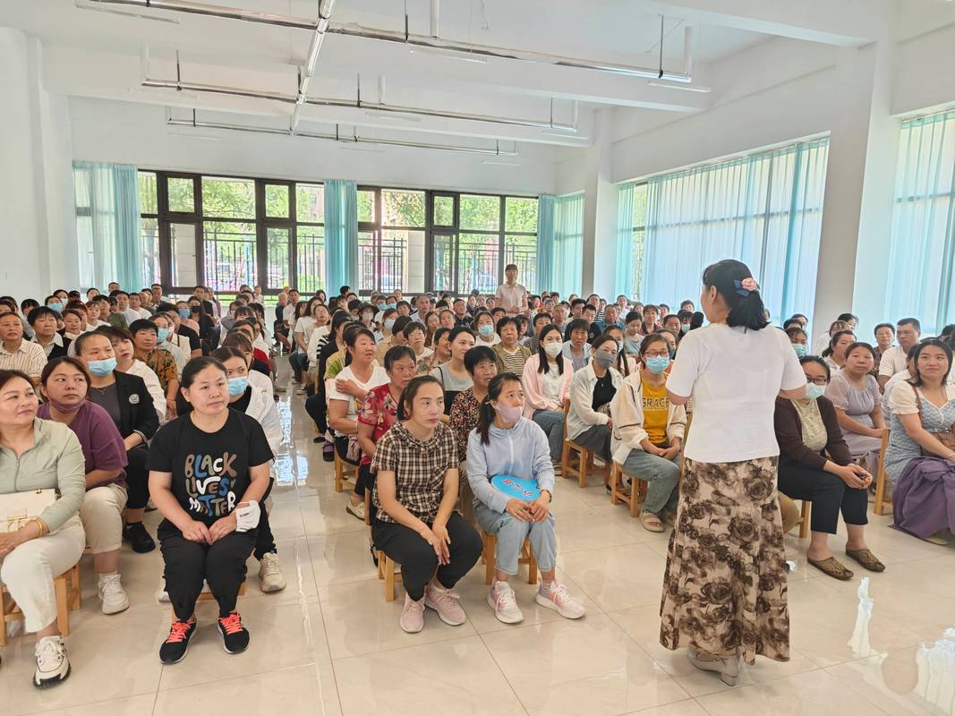 家长学校情绪管理课堂实拍