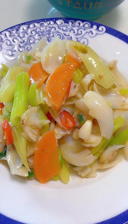 脆嫩双炒西芹百合美食照