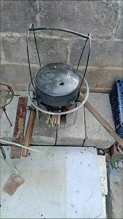 洛阳老城水席馆吊汤用的铸铁大铁锅