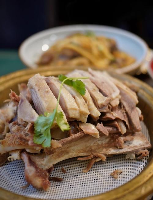 鄂尔多斯成吉思汗陵周边手把肉美食餐台
