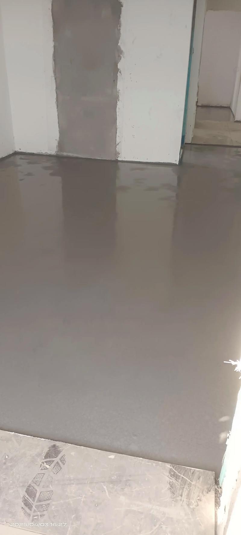 自流平水泥地面施工过程