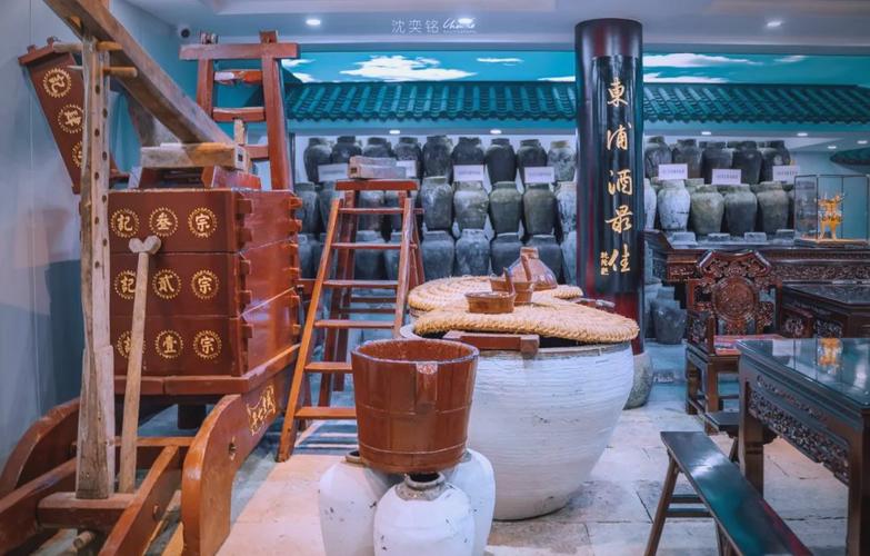 绍兴东浦古镇酒坊陶缸糖化冒泡特写