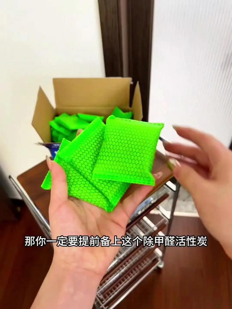 新家柜子里放满活性炭包但效果甚微