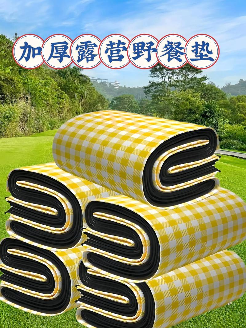 露营地帐篷防潮垫使用演示