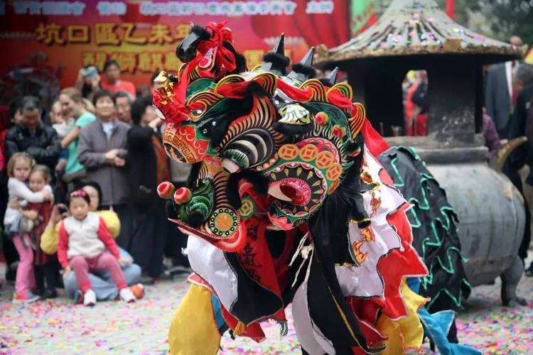湖北南漳东巩乡村舞麒麟民俗表演