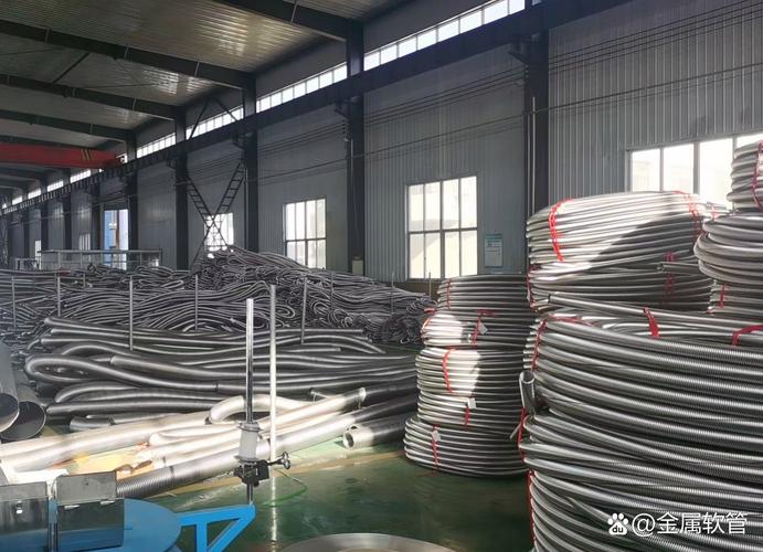 工业软管仓库正确悬挂存放方式 避免折弯