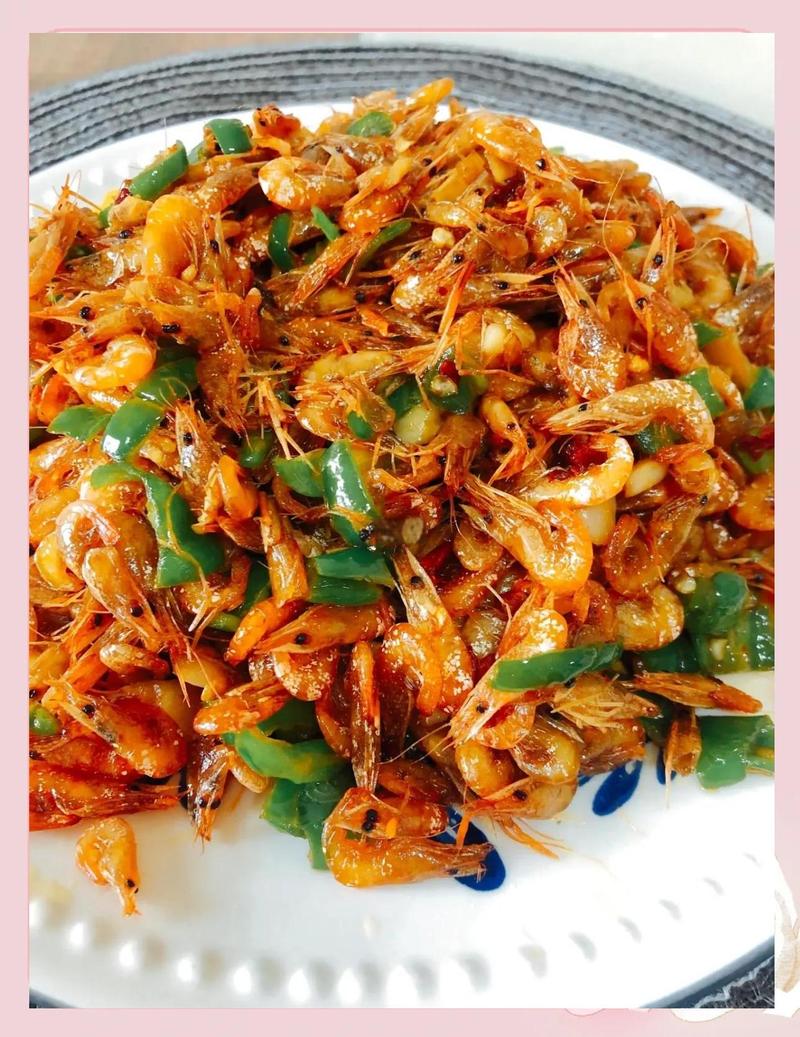 漓江岸边农家菜馆现炸小河虾菜品