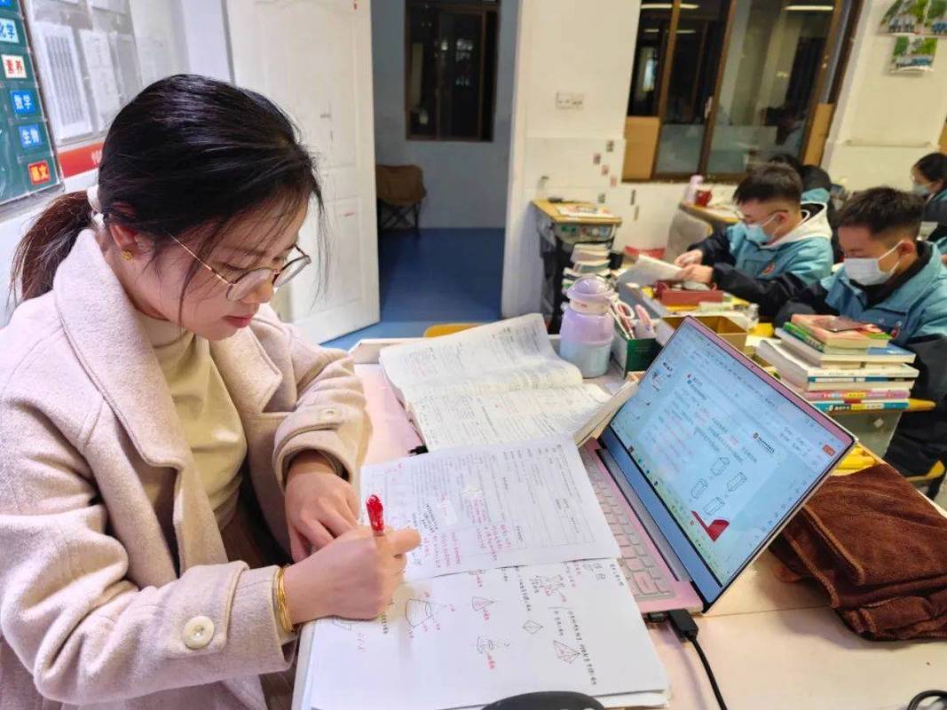 职业院校教师企业实践备课现场