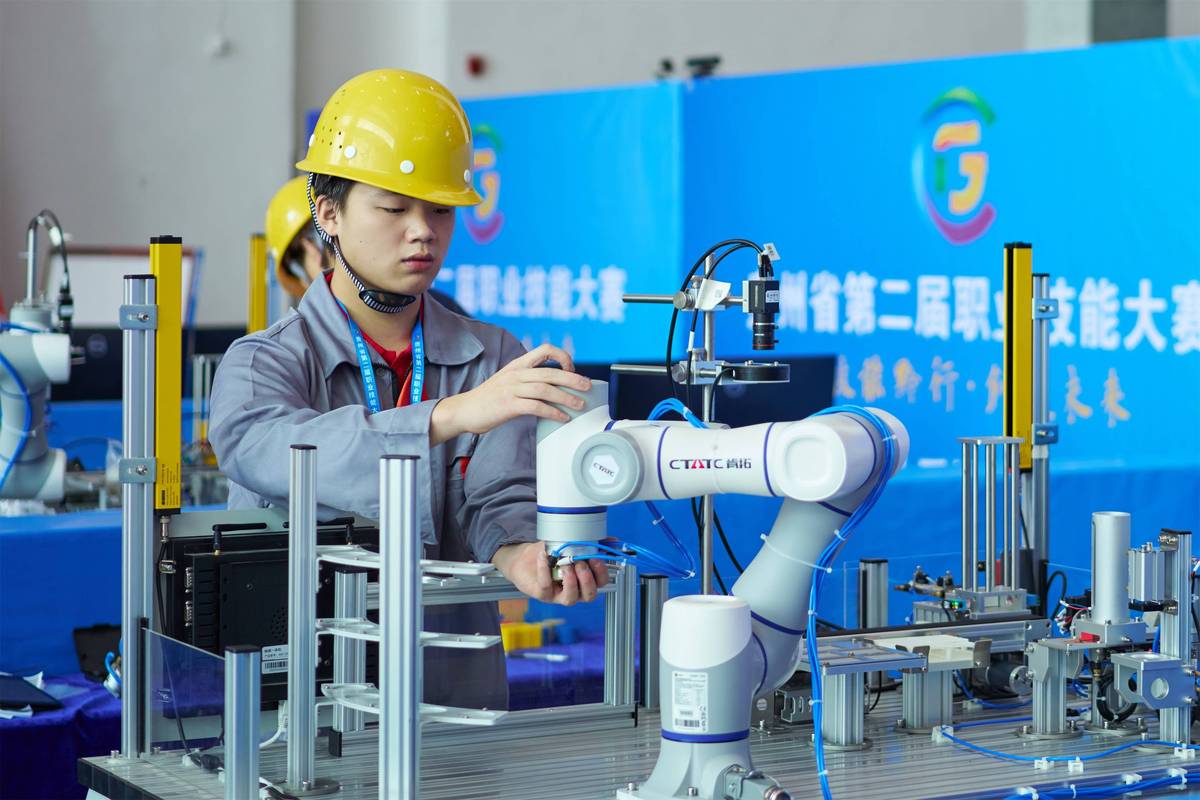 全国职业技能大赛中职组现场操作比赛场景