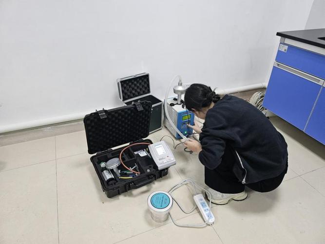 手持便携式气体检测仪校准操作现场